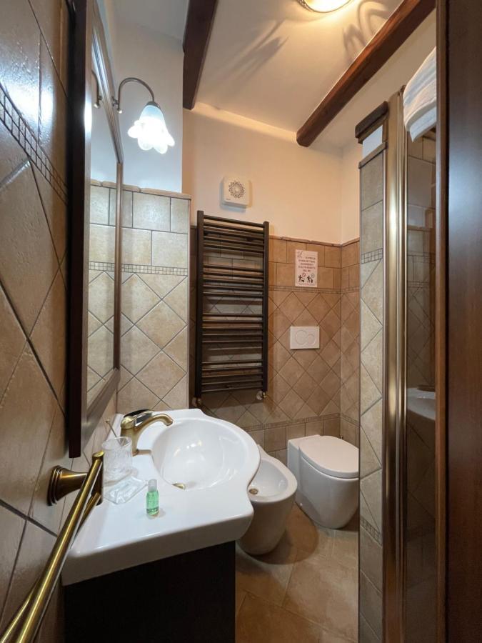 La Vie En Rose Bed & Breakfast Fondi Dış mekan fotoğraf