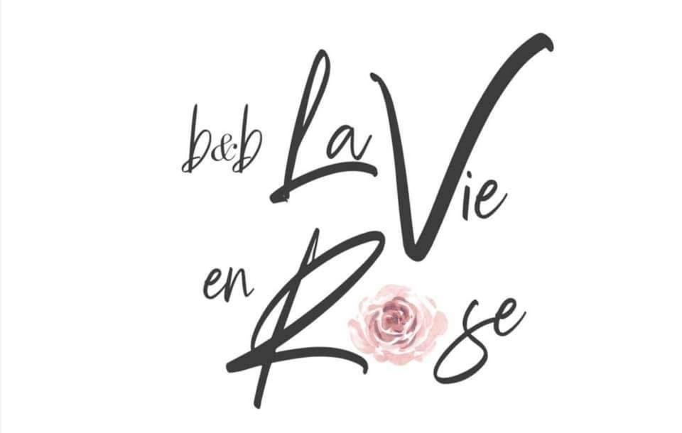 La Vie En Rose Bed & Breakfast Fondi Dış mekan fotoğraf