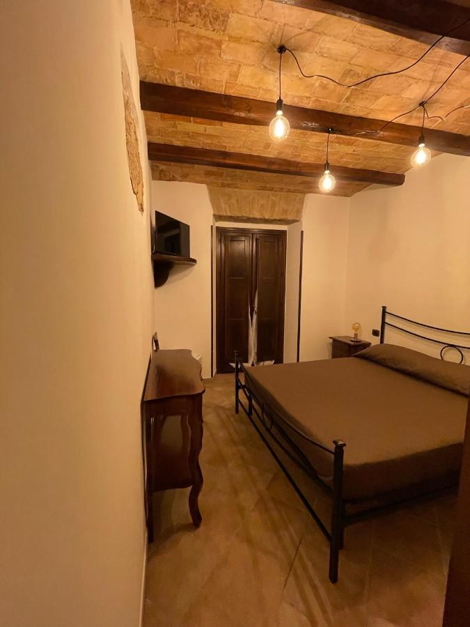 La Vie En Rose Bed & Breakfast Fondi Dış mekan fotoğraf