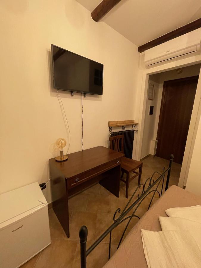 La Vie En Rose Bed & Breakfast Fondi Dış mekan fotoğraf